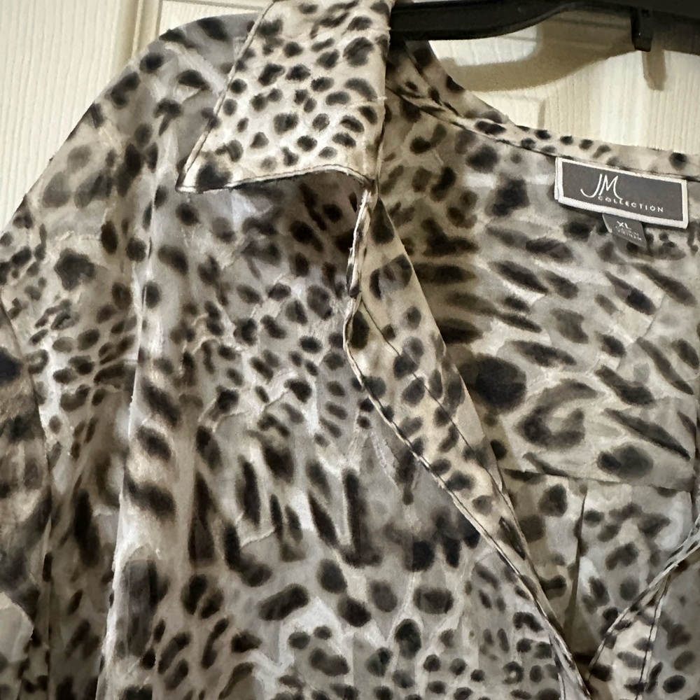 JM Collection blouse - Picture 2 of 9